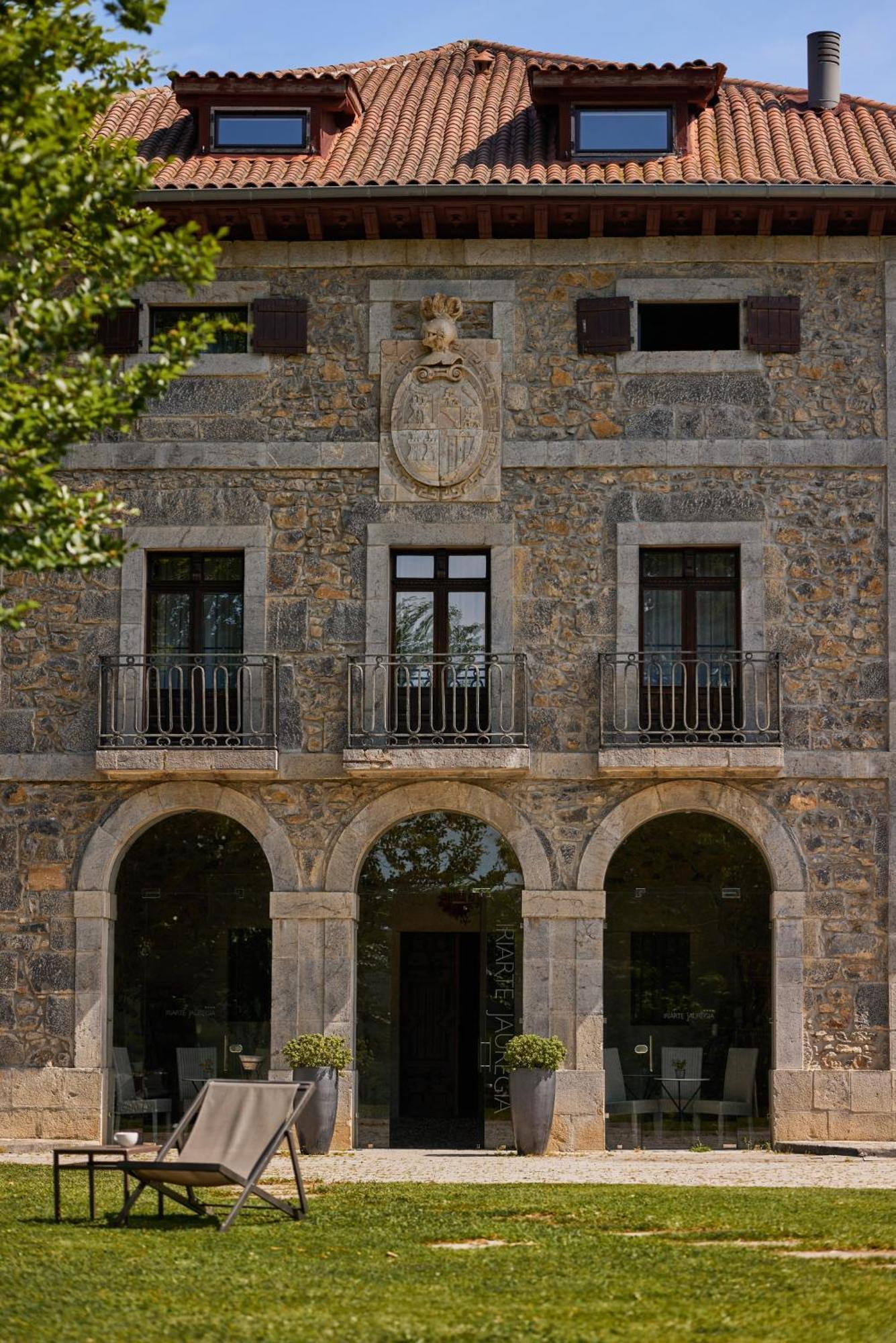 Iriarte Jauregia Hotel Bidegoian Exterior photo